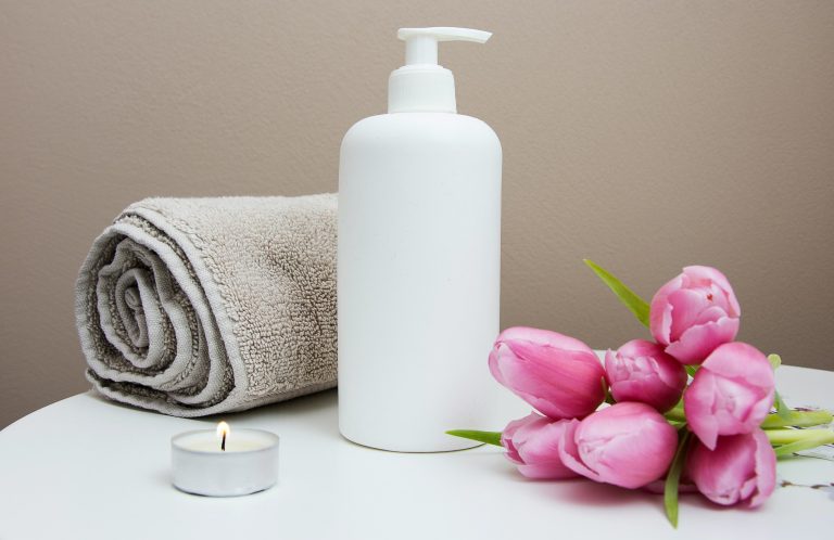 Massageliege im Behandlungsraum von Relax & More in Unterhaching